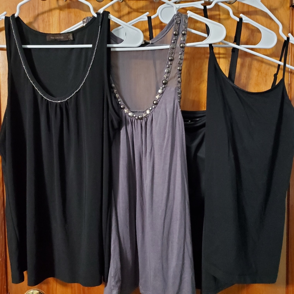The Limited/Twentyone/New York&Co/Relativity Tank Tops Bundle, Size: M